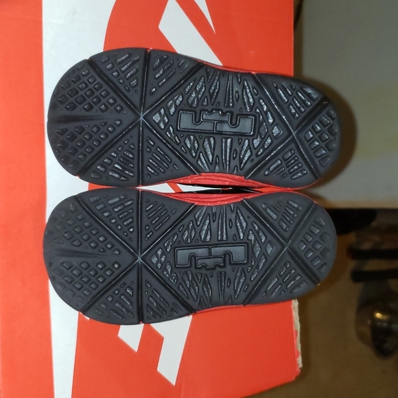 Baby LeBrons and Baby Nike prestige II - Picture 5 of 5